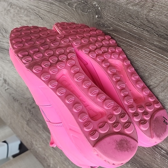 STEVE MADDEN Cliff Chunky Dad Sneakers Neon Barbie Pink Size 11 - Picture 8 of 10